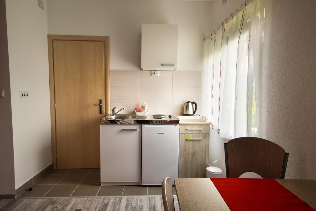 Studio Apartments Ante Rakovica Extérieur photo